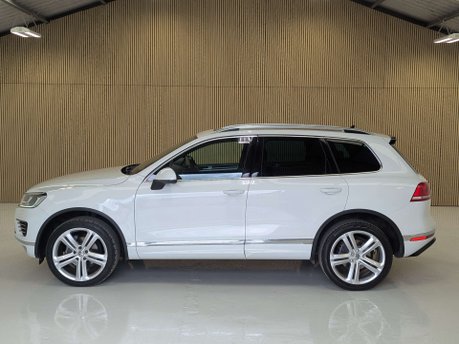 Volkswagen Touareg 3.0 Touareg V6 R-Line+ TDI BlueMotion Technology Auto 4WD 5dr 73