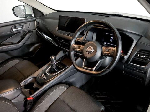 Nissan Qashqai 1.3 DIG-T MHEV N-Connecta SUV 5dr Petrol Hybrid Manual Euro 6 (s/s) (140 ps 12