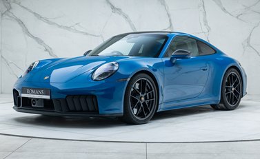 Porsche 911 Carrera 4 GTS (992.2) 1