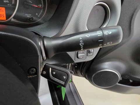 Toyota Yaris 1.33 Dual VVT-i Icon Euro 6 5dr 34
