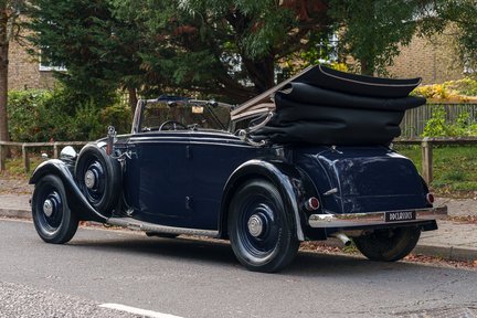 Mercedes-Benz 220 W21 5