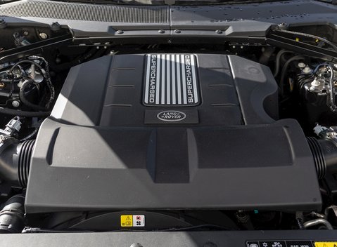 Land Rover Defender 110 V8 28