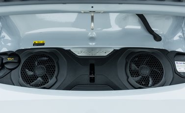 Porsche 911 Carrera GTS (992) 37