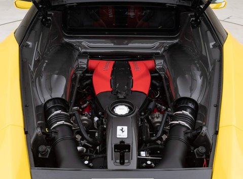 Ferrari F8 Tributo 32