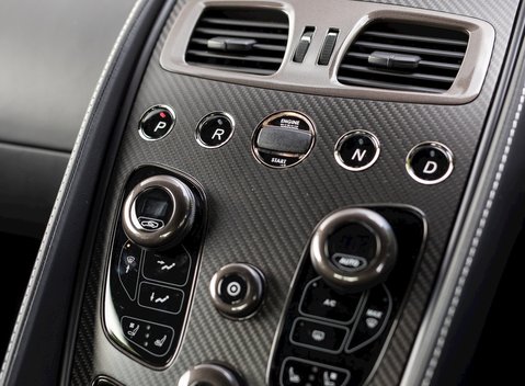 Aston Martin Vanquish S 18