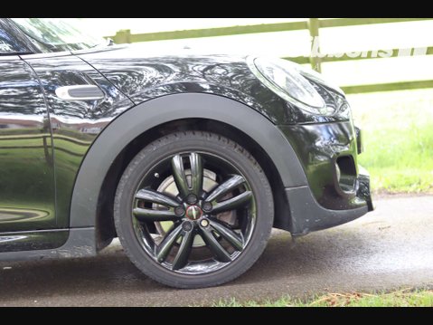 Mini Hatch 1.5 Cooper Sport 3dr 30