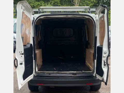 Vauxhall Combo 1.6 CDTi 2300 16v FWD L1 H2 (s/s) 3dr 14