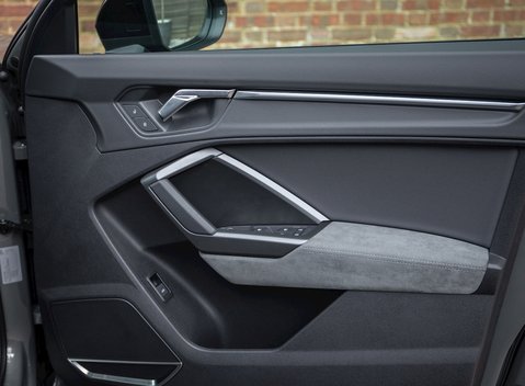 Audi Q3 TFSI 40 Quattro S Line Vorsprung 24