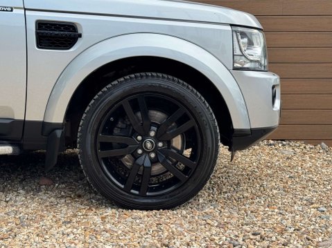 Land Rover Discovery 3.0 Discovery SE Tech SDV6 Auto 4WD 5dr 10