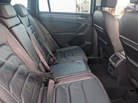 Volkswagen Tiguan R-LINE TDI BMT 4MOTION DSG 17