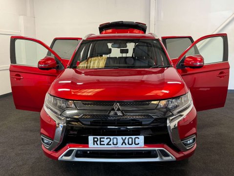 Mitsubishi Outlander 2.4 Outlander Exceed PHEV CVT 4WD 5dr 8