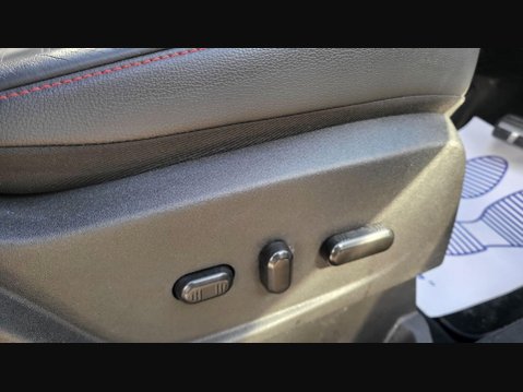 Ford Kuga ST-LINE X 38