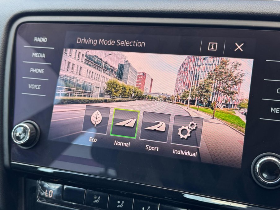 2018 Skoda Octavia — image 27