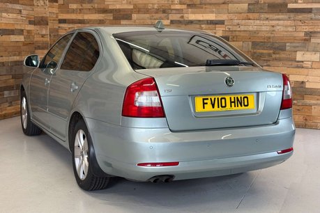 Skoda Octavia 1.4 TSI Elegance Hatchback 5dr Petrol DSG Euro 4 (122 ps) 4