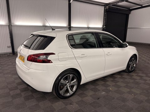 Peugeot 308 1.2 PureTech GPF Allure Euro 6 (s/s) 5dr 57