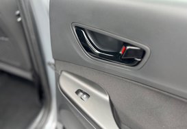 Hyundai KONA 1.6 h GDI PREMIUM AUTO PETROL HYBRID 32