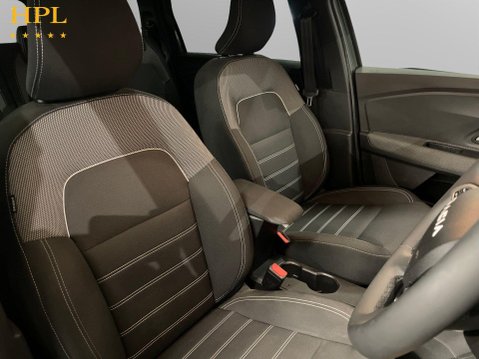 Dacia Jogger 1.0 TCe Expression MPV 5dr Petrol Manual Euro 6 (s/s) (110 ps) 11