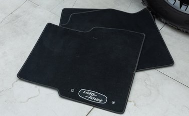 Land Rover Defender 90 ADVENTURE 34