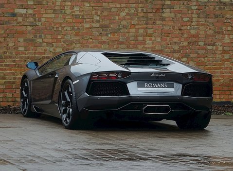 Lamborghini Aventador LP 700-4 19