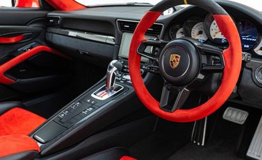 Porsche 911 GT2 RS (991) 5