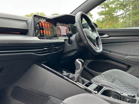 Volkswagen Golf 1.5 TSI R-Line Euro 6 (s/s) 5dr 26