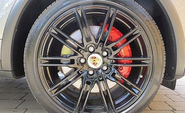 Porsche Cayenne Turbo 8