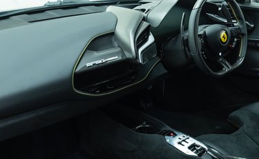 Ferrari SF90 Stradale ASSETTO FIORANO 18