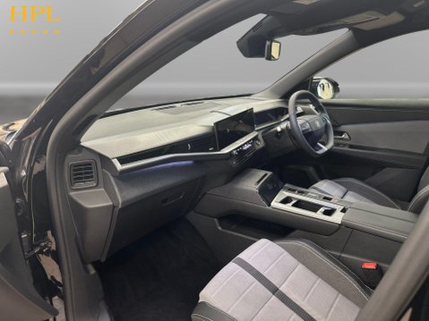 Vauxhall Grandland 1.2 MHEV GS SUV 5dr Petrol Hybrid e-DCT Euro 6 (s/s) (136 ps) Half Leather 15