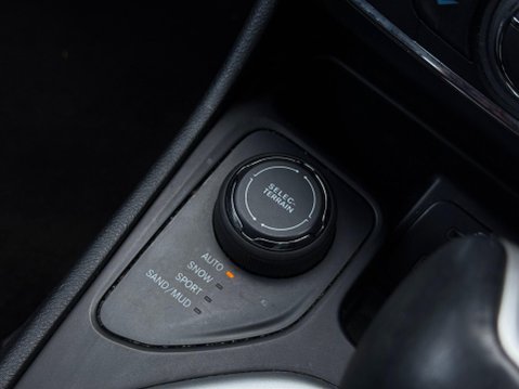 Jeep Cherokee 2.2 MultiJetII Overland Auto 4WD Euro 6 (s/s) 5dr 83