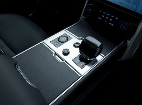 Land Rover Range Rover P510e SV 22