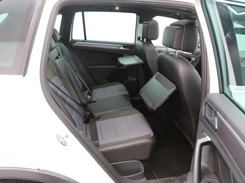 Volkswagen Tiguan 2.0 TDI BlueMotion Tech R-Line DSG Euro 6 (s/s) 5dr 23