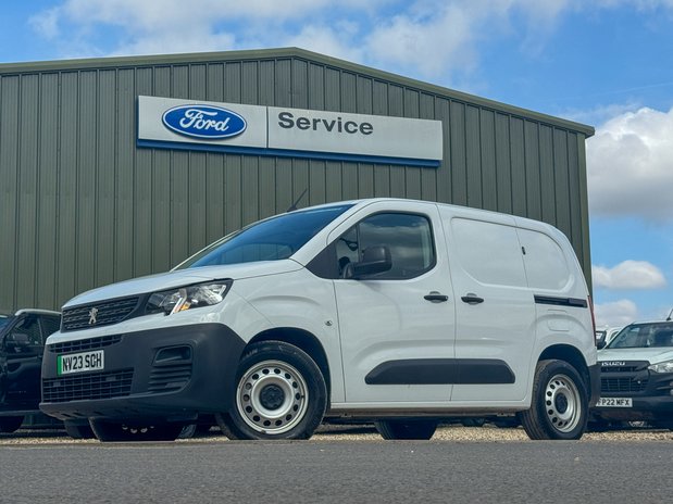 Peugeot e-Partner AUTO 50Kwh [SOLD KH] SWB L1H1 LR Professional Premium Plus Air Con Sensors 1