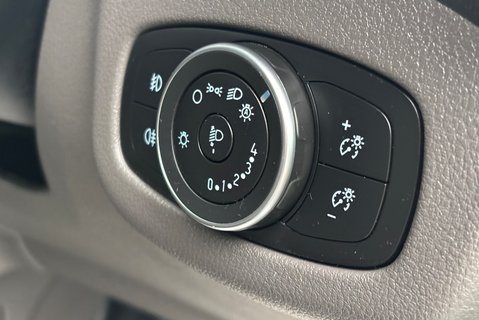 Ford Transit Connect 240 L1 Limited Panel Van - Rear Camera 32