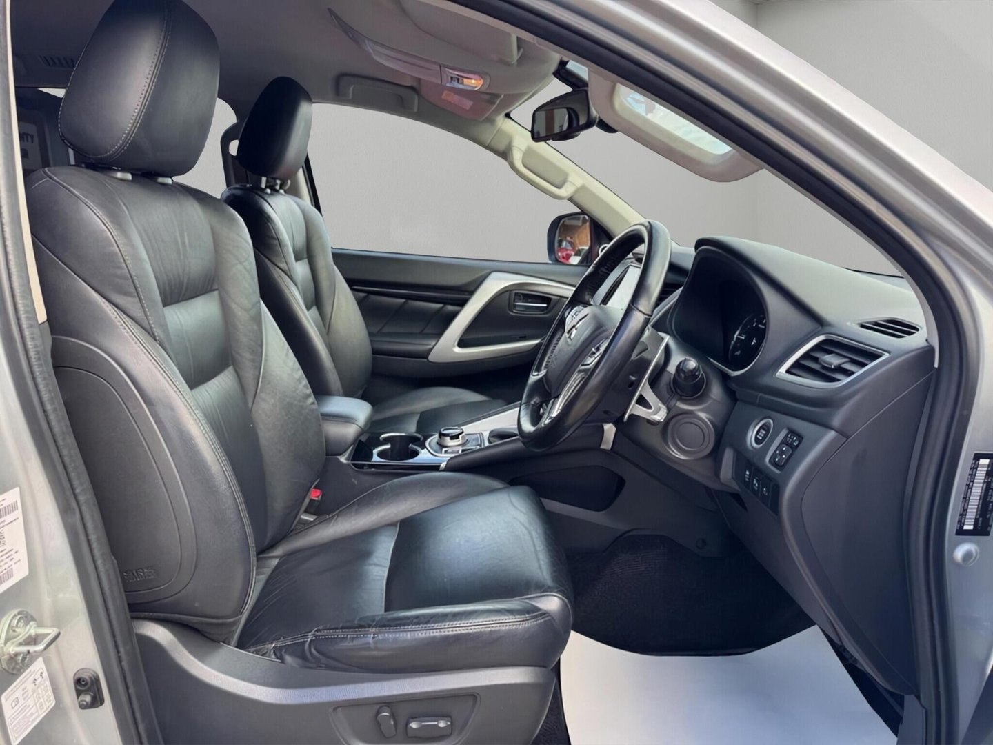 2021 Mitsubishi Shogun Sport — image 10