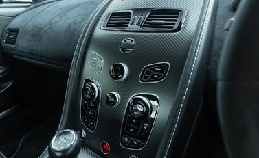 Aston Martin Vantage GT8 18