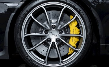 Porsche Cayman GT4 10