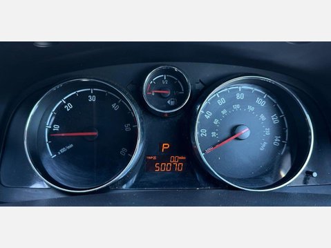 Vauxhall Antara 2.2 CDTi Exclusiv SUV 5dr Diesel Auto 4WD Euro 5 (163 ps) 6