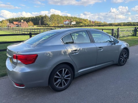 Toyota Avensis 2.0 D-4D Icon Euro 5 4dr 16