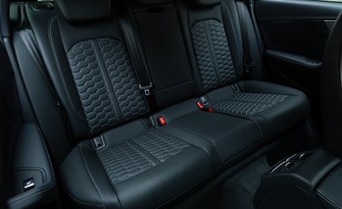 Audi RS4 Avant CARBON BLACK 16