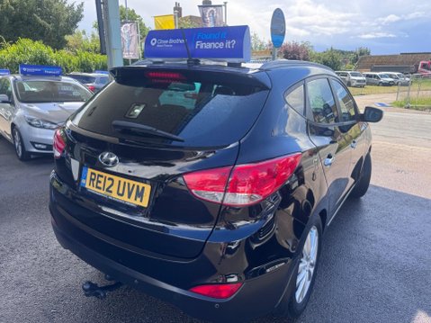 Hyundai ix35 2.0 CRDi Premium Auto 4WD Euro 5 5dr 8