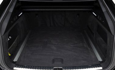 Audi RS6 Avant Carbon Black 32