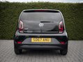 Volkswagen Up 1.0 Up by Beats 3dr 6