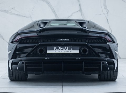 Lamborghini Huracan LP640-4 EVO 8