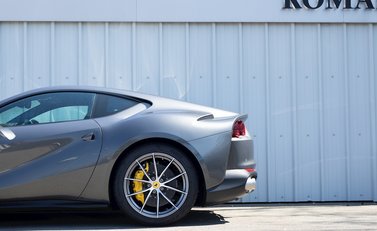 Ferrari 812 Superfast 23