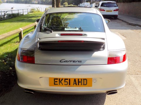 Porsche 911 Carrera 2 52