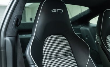 Porsche 911 GT3 Touring (991.2) 15
