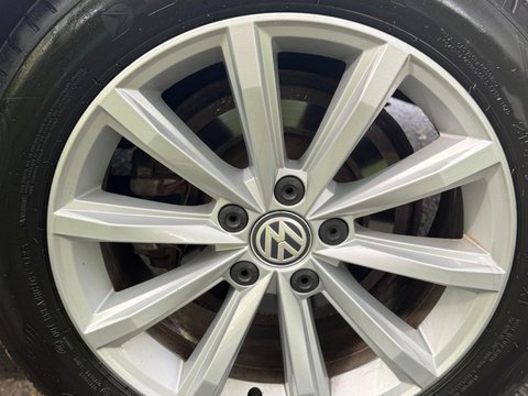 Volkswagen Passat 2.0 TDI BlueMotion Tech SE Business Euro 6 (s/s) 5dr 17