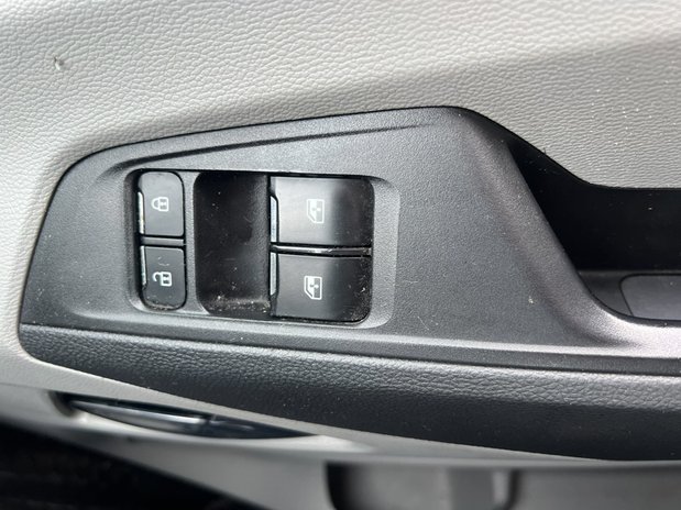 Maxus Deliver 9 LWB L3H2 (SOLD) Medium Roof Alloys Camera Sensors EURO 6 27