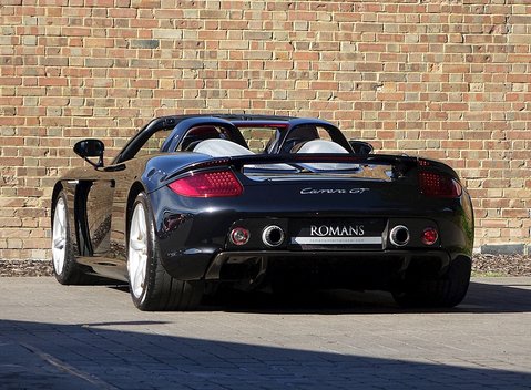 Porsche Carrera GT 10