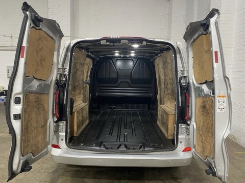 Ford Transit Custom 320 LIMITED L1H1 P/V 7